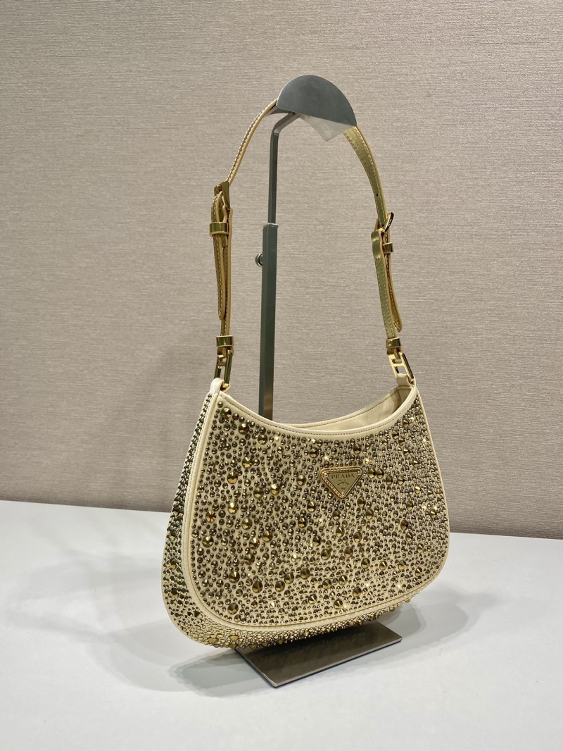 Pra*a cleo bags